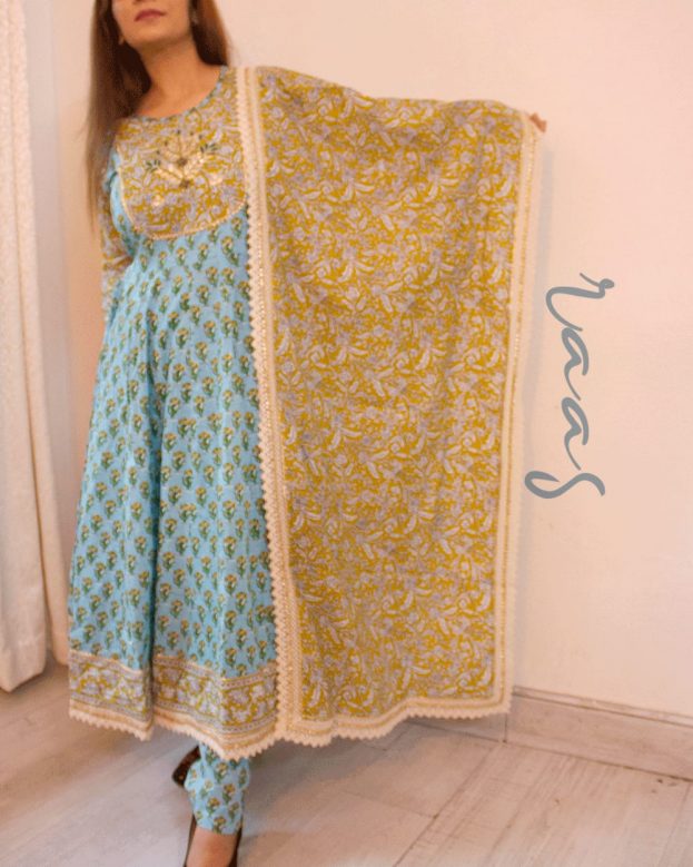 Beautiful designer block printed with gotta work and hand wrok fully finished Suit - Image 2