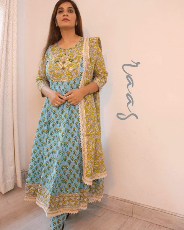Beautiful designer block printed with gotta work and hand wrok fully finished Suit - Image 3